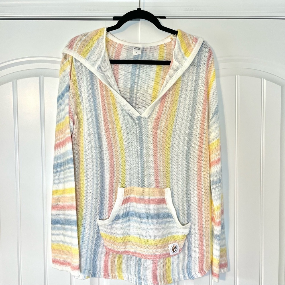 BUC-EE’S Baja Stripe Hoodie Colorful Sweatshirt Poncho Size Medium Bucees
